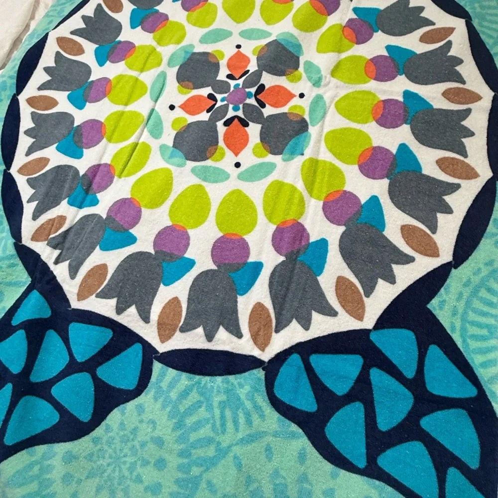 NWT Vera Bradley Sunny Medallion Beach Towel Retired Pattern